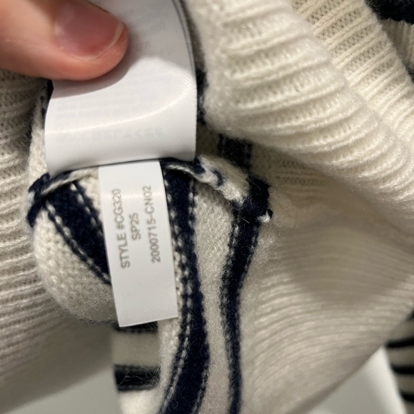 J Crew Midweight cashmere boatneck sweater in snow navy stripe Large NEW mended - Picture 11 of 12